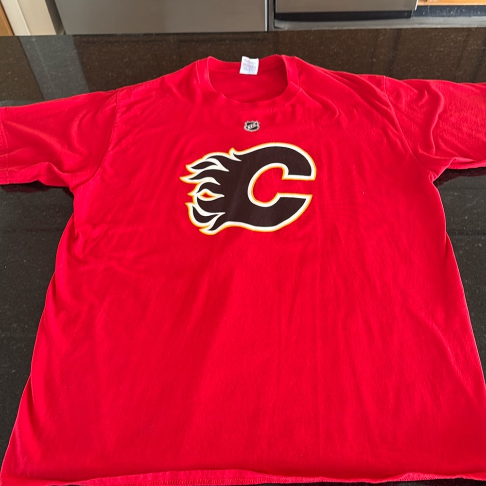 Calgary flames Tkachuk t shirt size xl